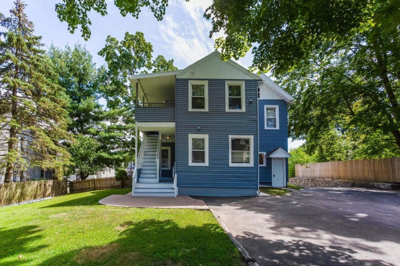 2 Bedroom Apartment Near Bristol Center Exterior photo